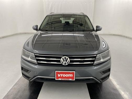 Photo 4 of 18 of 2019 Volkswagen Tiguan SE