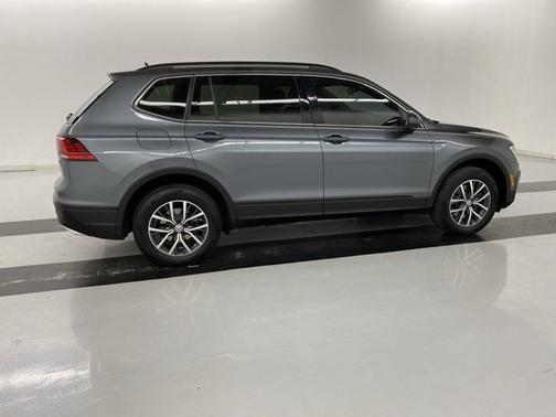 Photo 5 of 18 of 2019 Volkswagen Tiguan SE