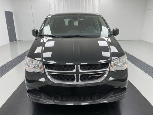 Photo 4 of 19 of 2019 Dodge Grand Caravan SE