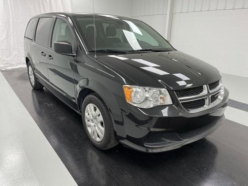 Photo 5 of 19 of 2019 Dodge Grand Caravan SE