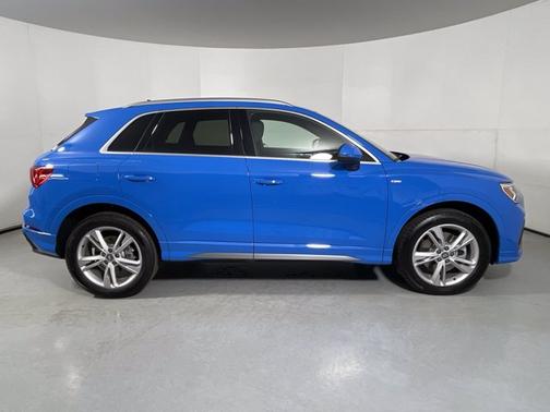 Photo 5 of 19 of 2020 Audi Q3 S line Premium Plus
