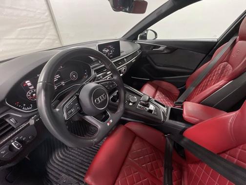 Photo 2 of 19 of 2018 Audi S4 3.0 Premium Plus