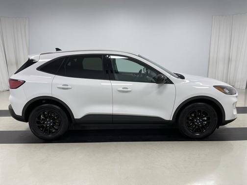 Photo 5 of 18 of 2020 Ford Escape SE Sport Hybrid