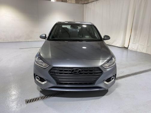 Photo 4 of 18 of 2019 Hyundai Accent SEL