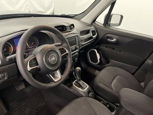 Photo 2 of 18 of 2020 Jeep Renegade Sport