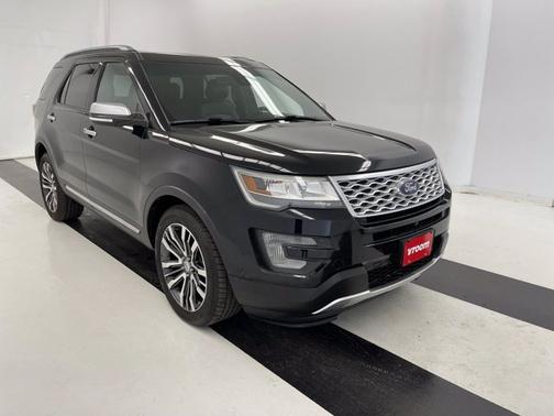 Photo 5 of 20 of 2016 Ford Explorer Platinum