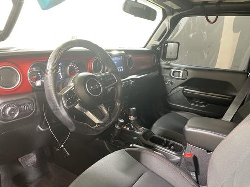 Photo 2 of 18 of 2018 Jeep Wrangler Unlimited Rubicon