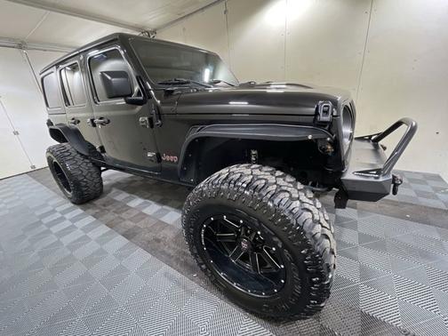 Photo 5 of 18 of 2018 Jeep Wrangler Unlimited Rubicon