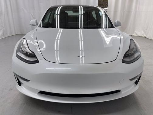 Photo 4 of 19 of 2019 Tesla Model 3 Long Range