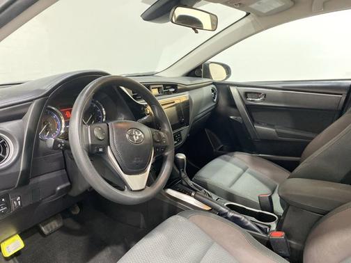 Photo 2 of 19 of 2019 Toyota Corolla LE