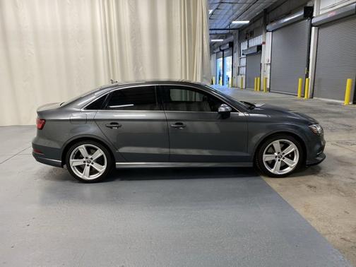 Photo 5 of 19 of 2017 Audi S3 Premium Plus
