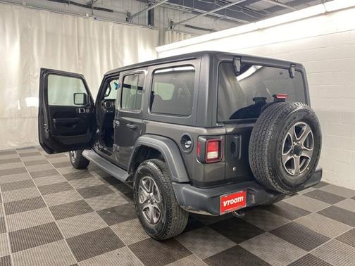 Photo 3 of 18 of 2018 Jeep Wrangler Unlimited Sport