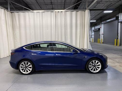 Photo 5 of 18 of 2019 Tesla Model 3 Long Range
