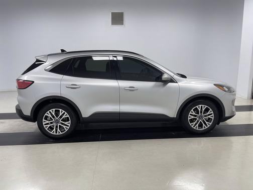 Photo 5 of 19 of 2020 Ford Escape SEL