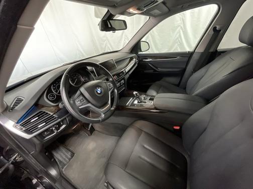 Photo 2 of 19 of 2016 BMW X5 xDrive35i