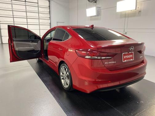 Photo 3 of 18 of 2018 Hyundai Elantra Limited