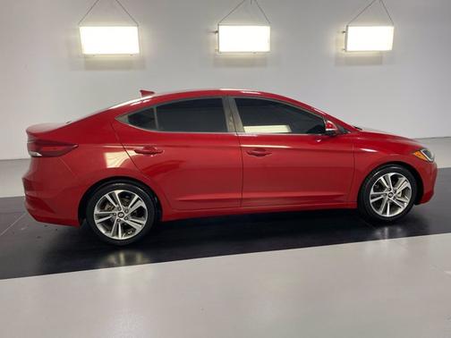Photo 5 of 18 of 2018 Hyundai Elantra Limited