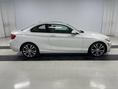 Photo 5 of 19 of 2018 BMW 230 i xDrive