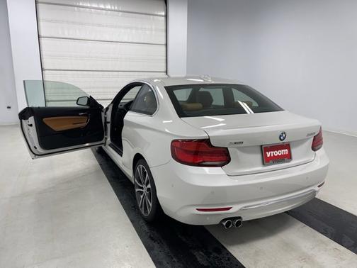 Photo 3 of 19 of 2018 BMW 230 i xDrive