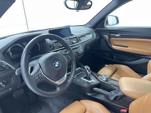 Photo 2 of 19 of 2018 BMW 230 i xDrive