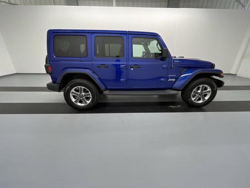 Photo 5 of 18 of 2018 Jeep Wrangler Unlimited Sahara