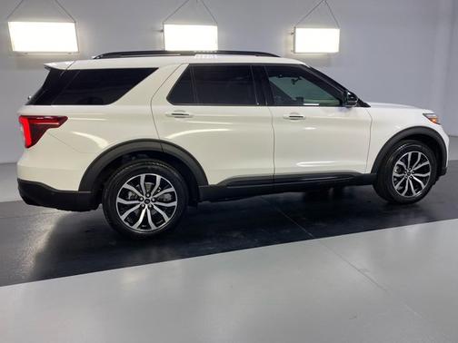 Photo 5 of 19 of 2020 Ford Explorer ST