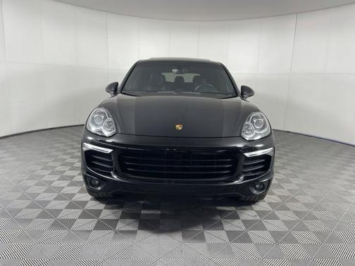 Photo 4 of 19 of 2017 Porsche Cayenne Platinum