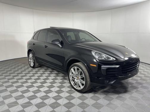 Photo 5 of 19 of 2017 Porsche Cayenne Platinum