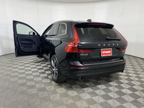 Photo 3 of 19 of 2018 Volvo XC60 T6 Momentum