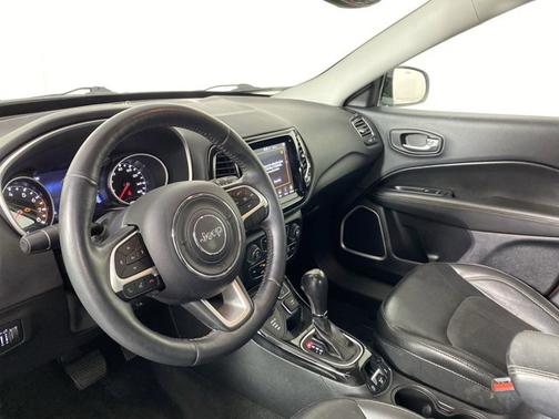 Photo 2 of 18 of 2018 Jeep Compass Limited