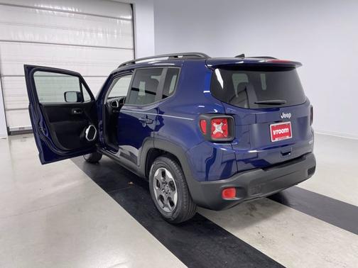 Photo 3 of 18 of 2018 Jeep Renegade Latitude