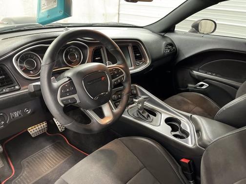 Photo 2 of 17 of 2015 Dodge Challenger R/T Scat Pack Shaker