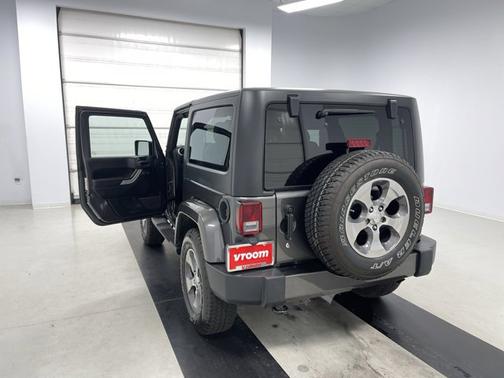Photo 3 of 17 of 2018 Jeep Wrangler JK Sahara