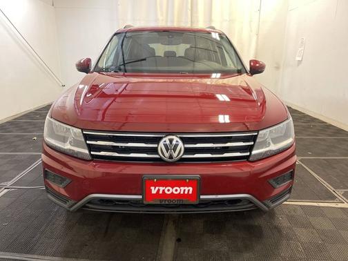 Photo 4 of 19 of 2019 Volkswagen Tiguan SE 4Motion