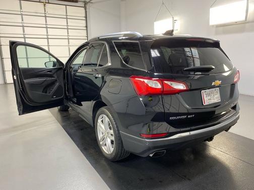 Photo 3 of 18 of 2018 Chevrolet Equinox Premier