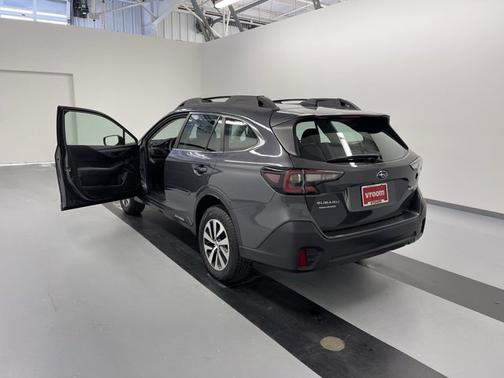 Photo 3 of 18 of 2020 Subaru Outback
