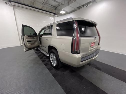 Photo 3 of 19 of 2015 Cadillac Escalade Standard