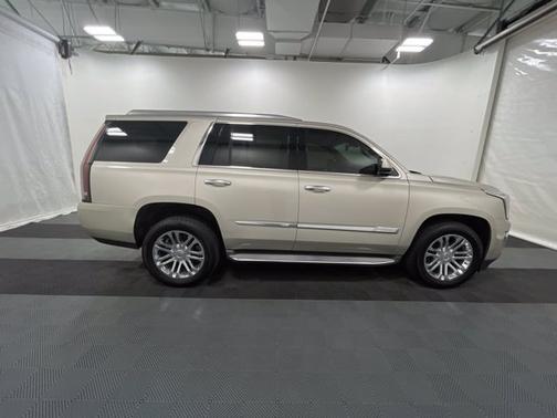 Photo 5 of 19 of 2015 Cadillac Escalade Standard