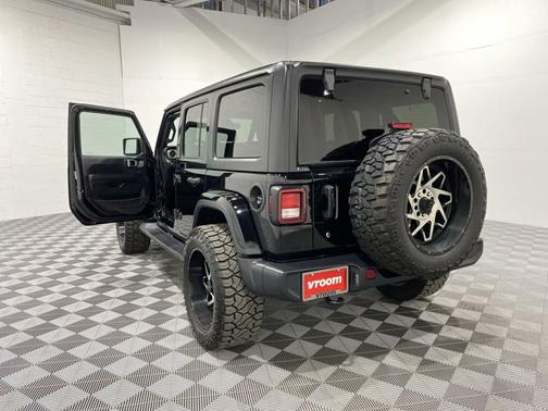Photo 3 of 19 of 2018 Jeep Wrangler Unlimited Sahara