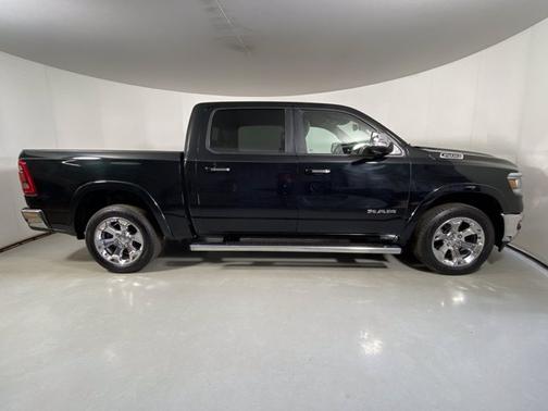 Photo 5 of 18 of 2019 RAM 1500 Laramie