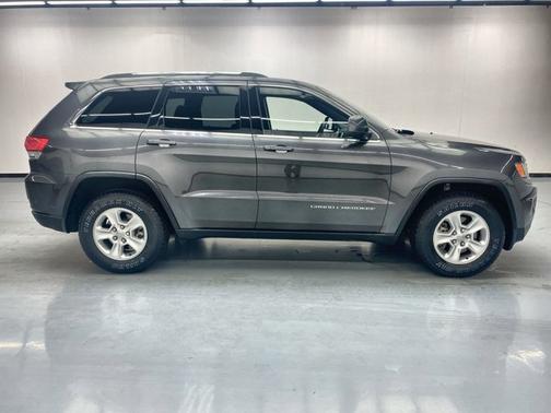 Photo 5 of 18 of 2016 Jeep Grand Cherokee Laredo