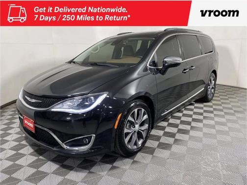 Photo 1 of 20 of 2017 Chrysler Pacifica Limited