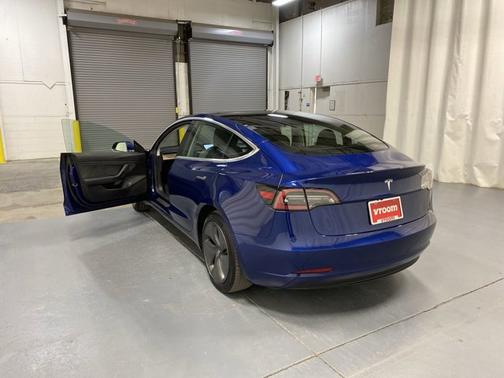 Photo 3 of 19 of 2019 Tesla Model 3 Standard Range Plus