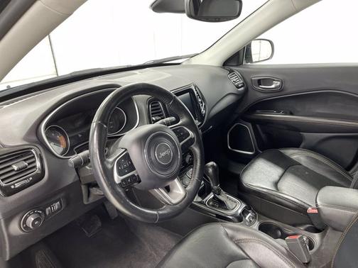 Photo 2 of 18 of 2018 Jeep Compass Limited