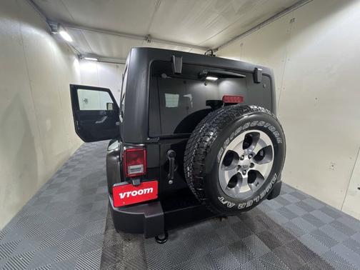 Photo 3 of 18 of 2017 Jeep Wrangler Unlimited Sahara