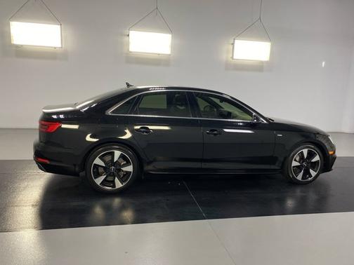Photo 5 of 19 of 2017 Audi A4 Premium Plus
