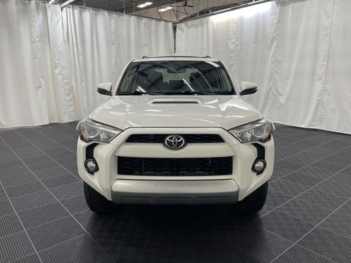 Photo 4 of 19 of 2019 Toyota 4Runner TRD Off Road