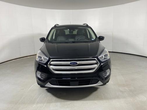 Photo 4 of 18 of 2019 Ford Escape SEL