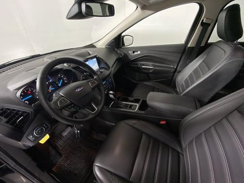 Photo 2 of 18 of 2019 Ford Escape SEL