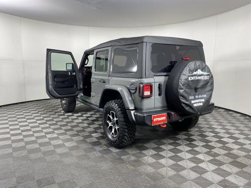 Photo 3 of 18 of 2021 Jeep Wrangler Unlimited Rubicon